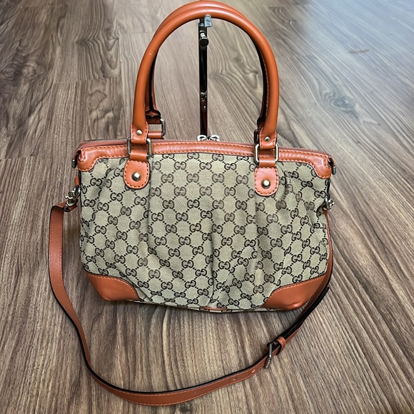 A190 - 💯 % authentic Gucci shoulder bag - Picture 5 of 16